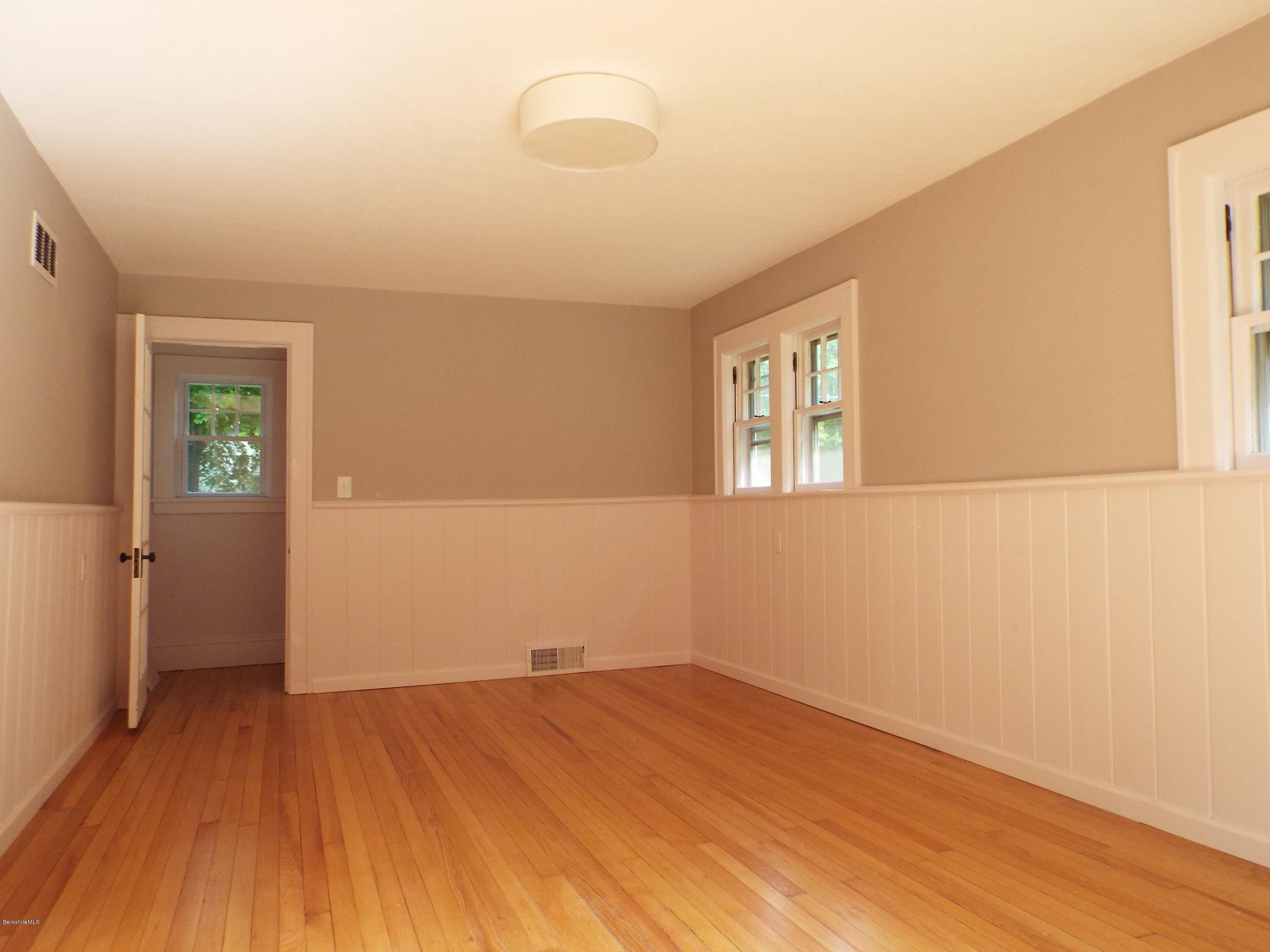 37 Overfield Road Pittsfield, MA 01201 - Photo 13 of 19 living rm