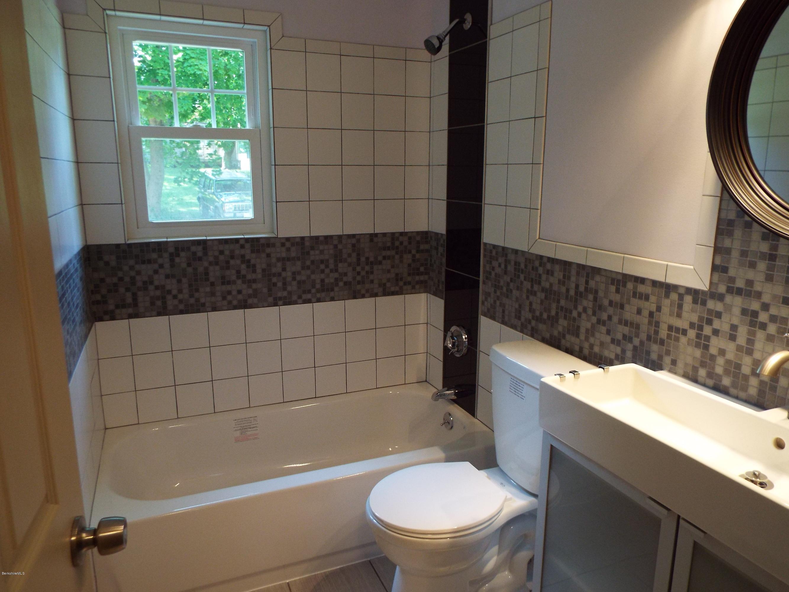 37 Overfield Road Pittsfield, MA 01201 - Photo 10 of 19 bath