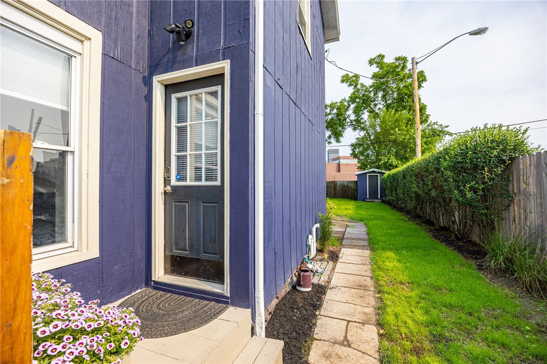 95 Alexander Street Rochester, NY 14620 - Photo 8 of 44