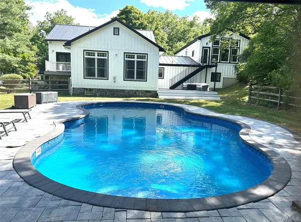 $799,000 | 291 Comfort Trail, Montgomery, NY 12549
