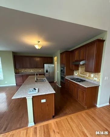 $630,000 | 5650 Brentwood Drive, Hoffman Estates, IL 60192