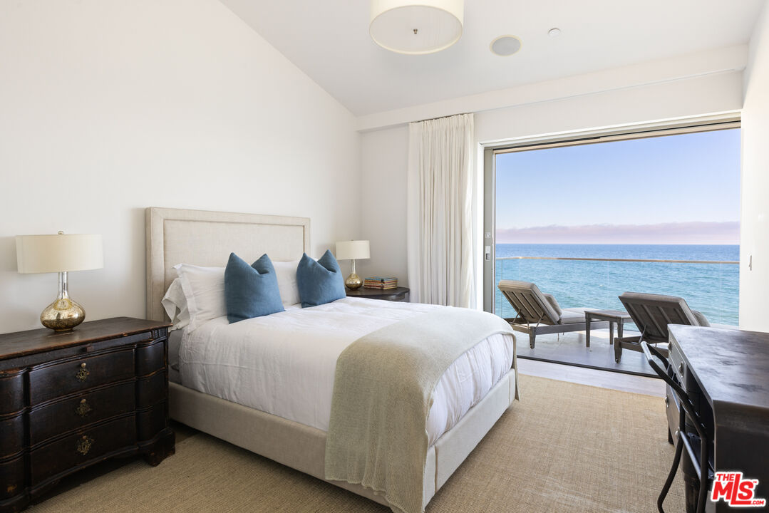 23956 Malibu Road Malibu, CA 90265 - Photo 14 of 33