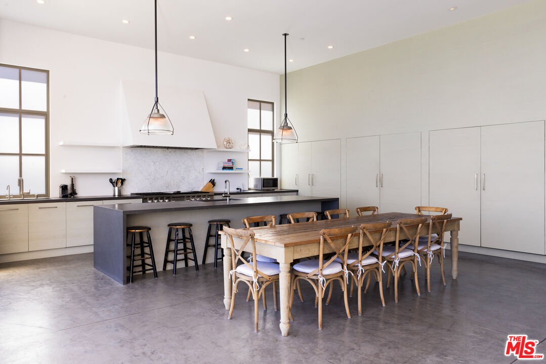 23956 Malibu Road Malibu, CA 90265 - Photo 7 of 33