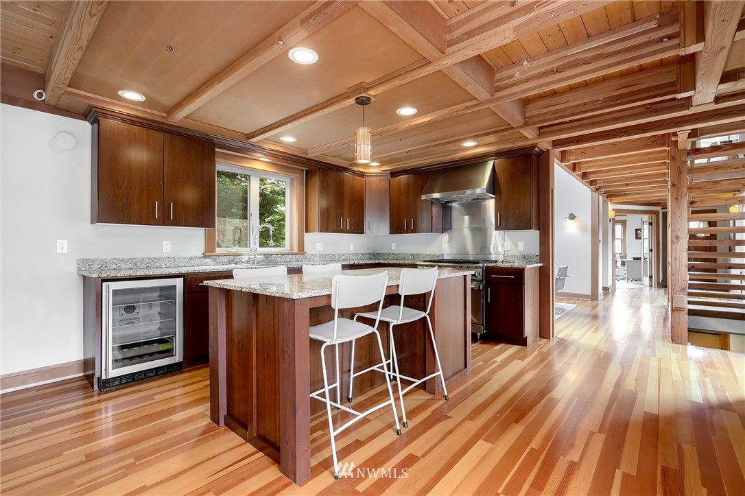 3446 Walnut Avenue Southwest Seattle, WA 98116 - Photo 11 of 25 Gallery Image 11