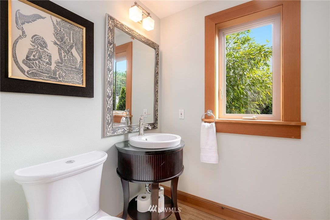 3446 Walnut Avenue Southwest Seattle, WA 98116 - Photo 15 of 25 Gallery Image 15