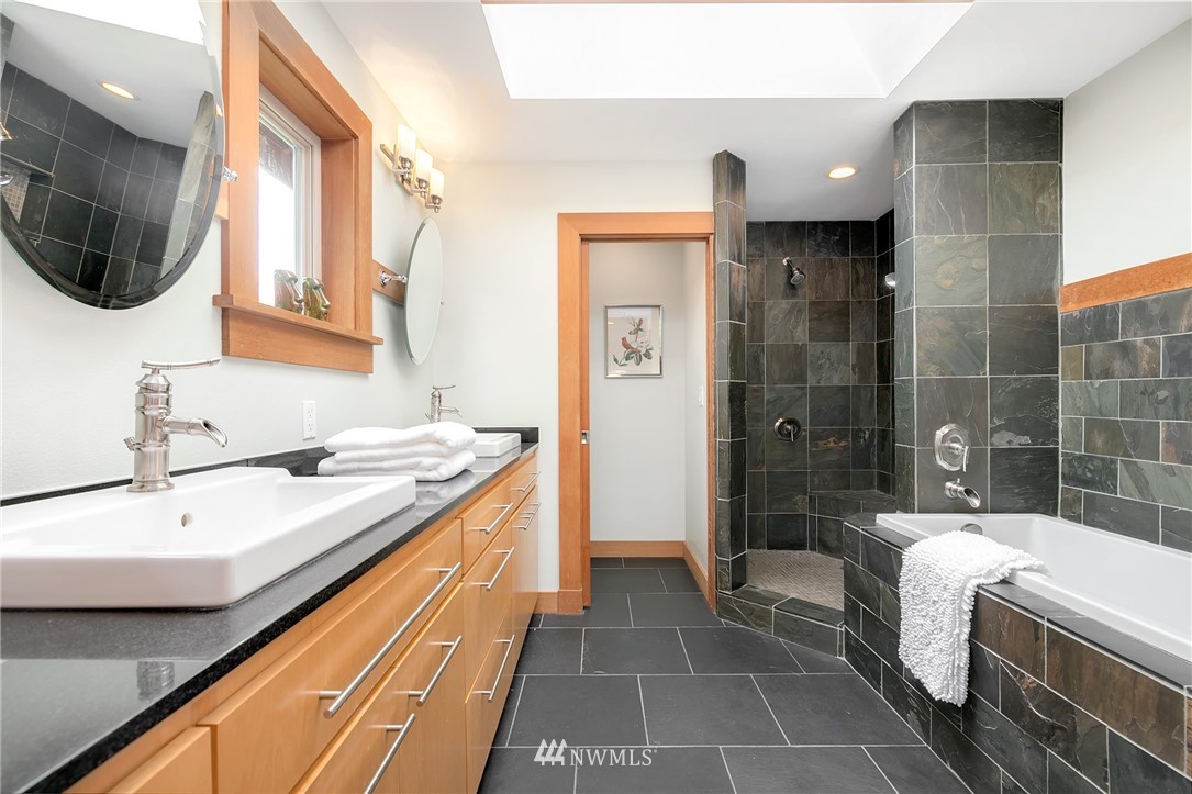 3446 Walnut Avenue Southwest Seattle, WA 98116 - Photo 19 of 25 Gallery Image 19