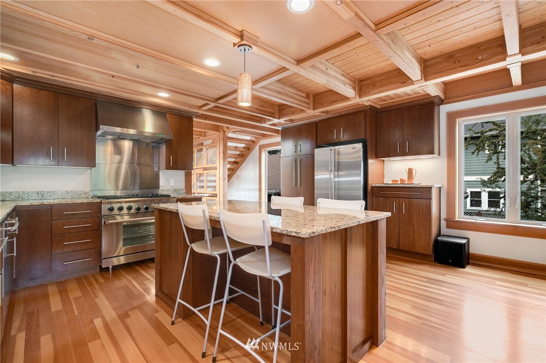 3446 Walnut Avenue Southwest Seattle, WA 98116 - Photo 10 of 25 Gallery Image 10