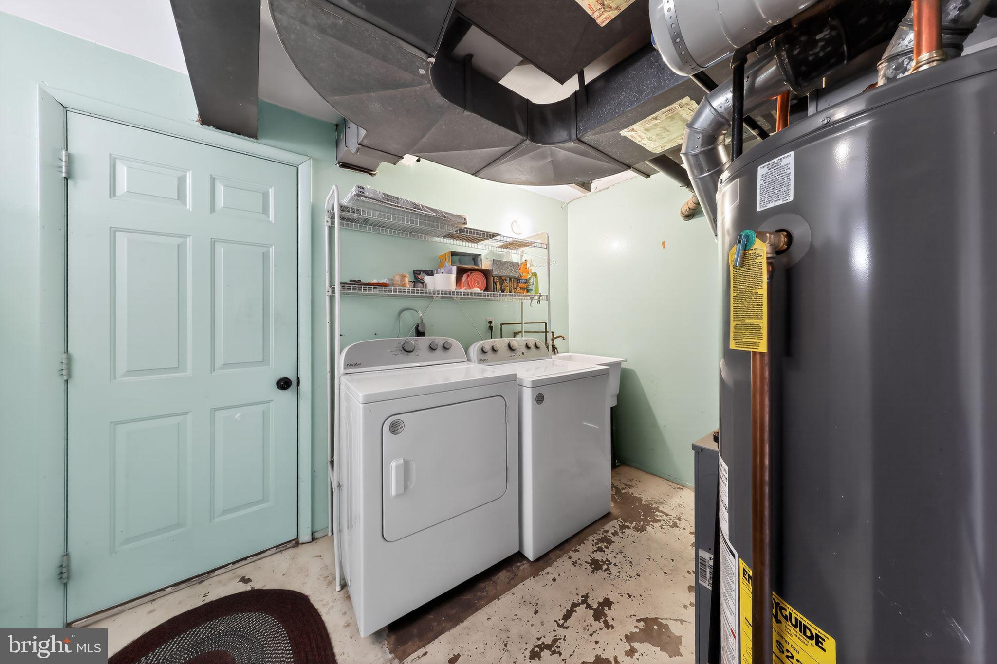 214 Bluefield Road Newark, DE 19713 - Photo 25 of 28 a utility room with dryer and washer