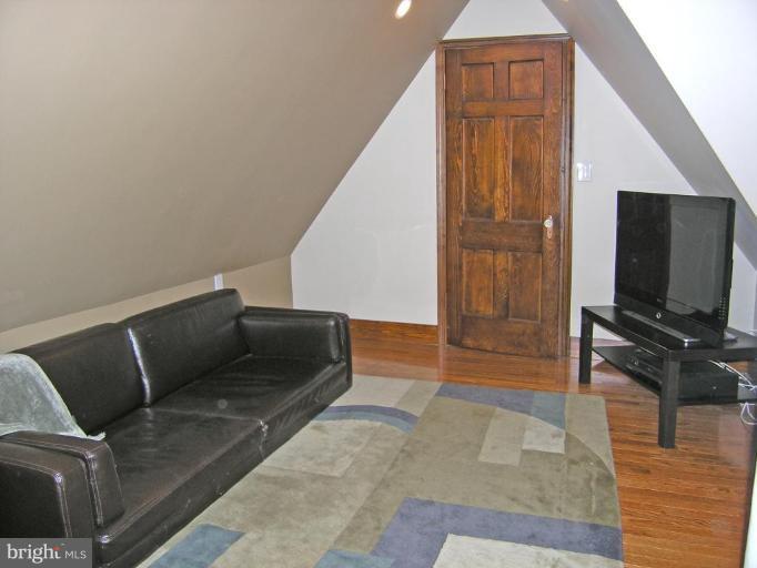 4 Parkside Road Silver Spring, MD 20910 - Photo 12 of 28 Loft