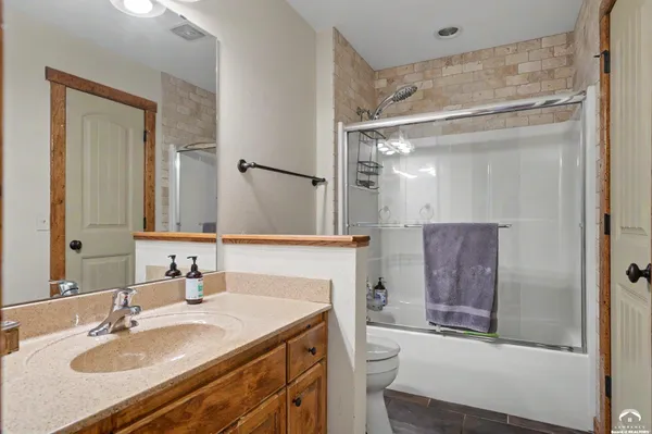 $639,000 | 881 North 1928th Road, Lecompton, KS 66050
