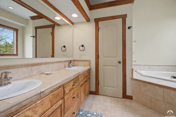 $639,000 | 881 North 1928th Road, Lecompton, KS 66050