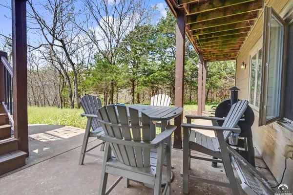 $639,000 | 881 North 1928th Road, Lecompton, KS 66050