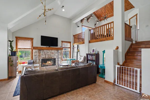 $639,000 | 881 North 1928th Road, Lecompton, KS 66050