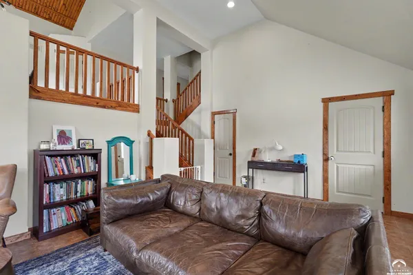 $639,000 | 881 North 1928th Road, Lecompton, KS 66050