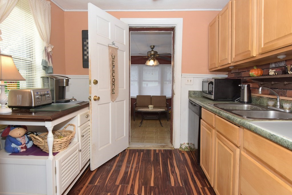 13 Conger Road Worcester, MA 01602 - Photo 26 of 39 Gallery Image 26