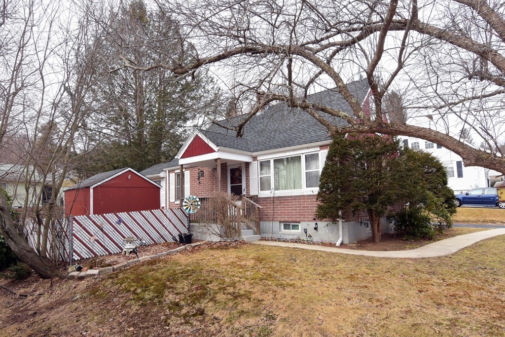 13 Conger Road Worcester, MA 01602 - Photo 4 of 39 Gallery Image 4