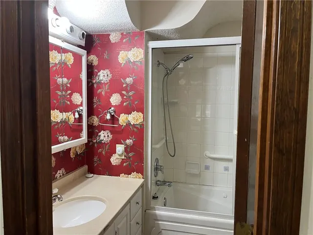 $340,000 | 11907 West 49th Place, Shawnee, KS 66216