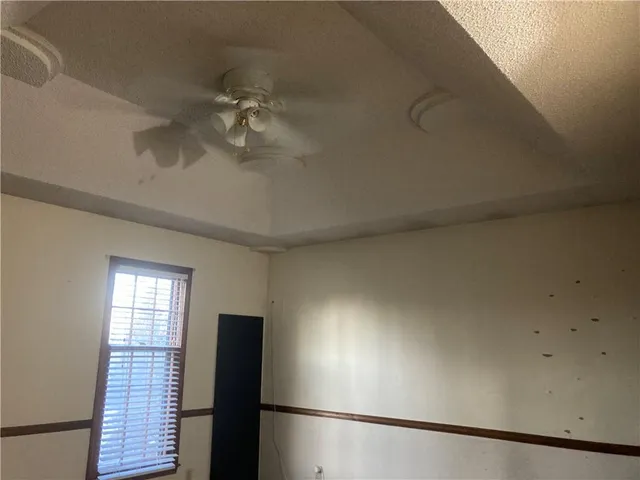 $300,000 | 11907 West 49th Place, Shawnee, KS 66216