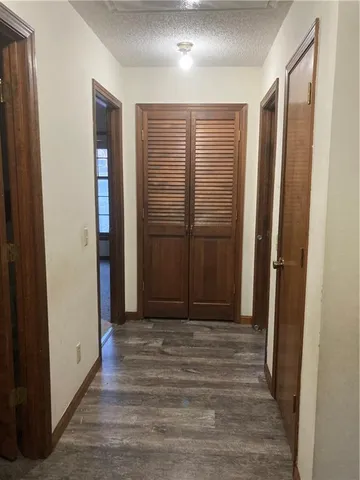 $300,000 | 11907 West 49th Place, Shawnee, KS 66216