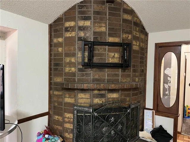 $340,000 | 11907 West 49th Place, Shawnee, KS 66216