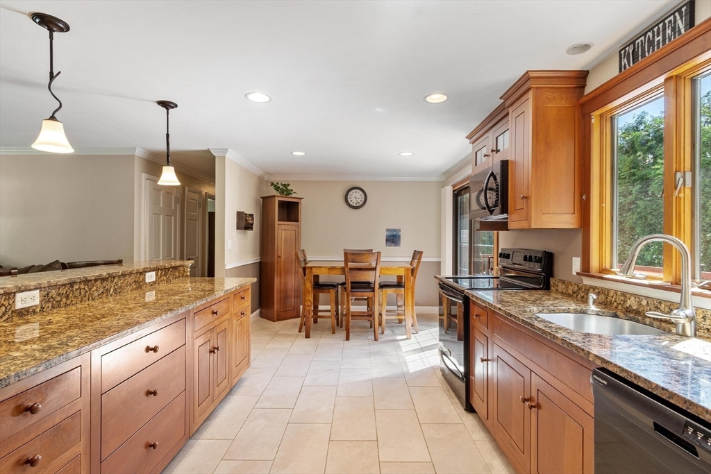89 Stony Brook Road Raynham, MA 02767 - Photo 6 of 23