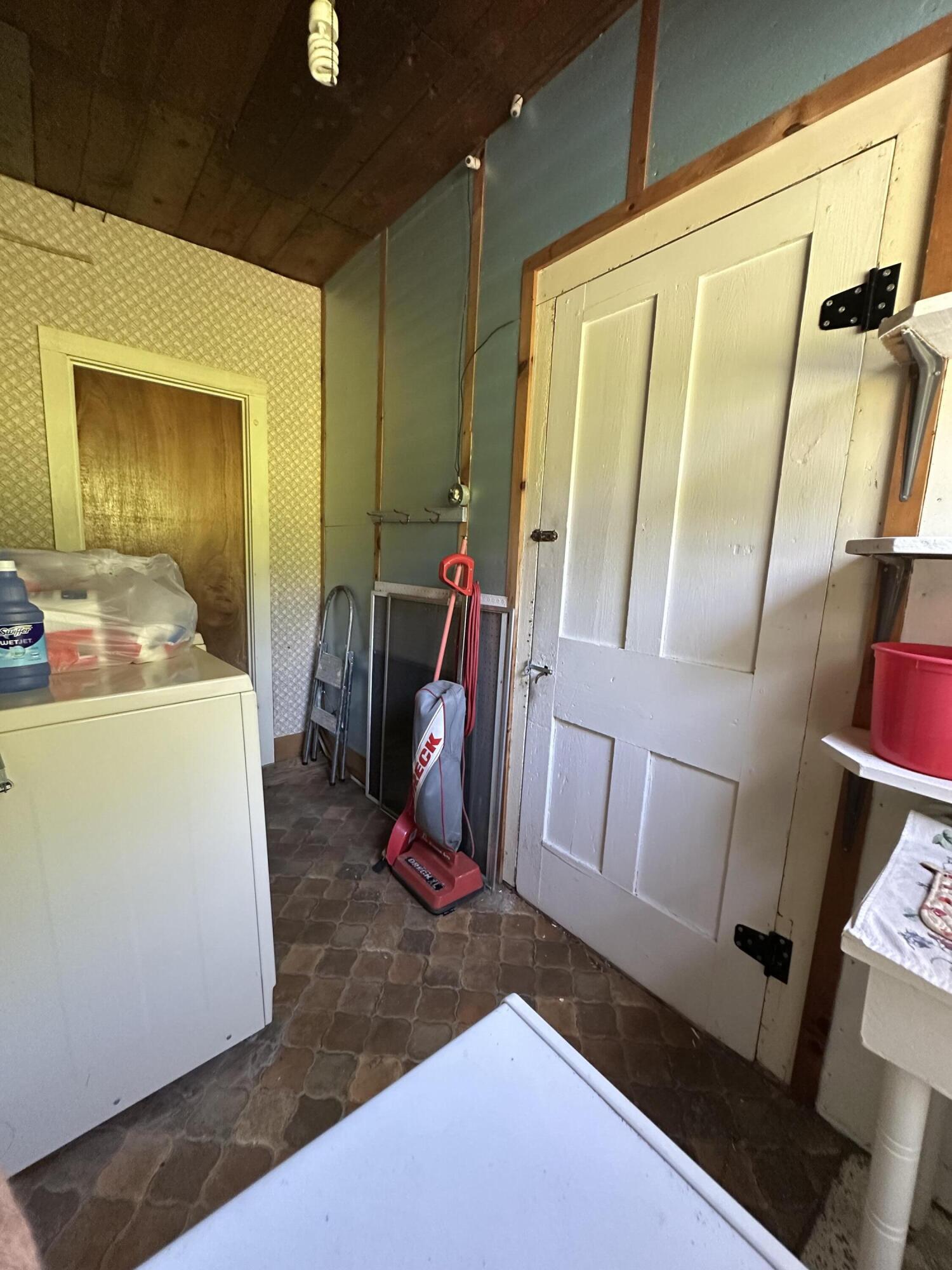 24 Old Rte One Waldoboro, ME 04572 - Photo 24 of 40 Jones41