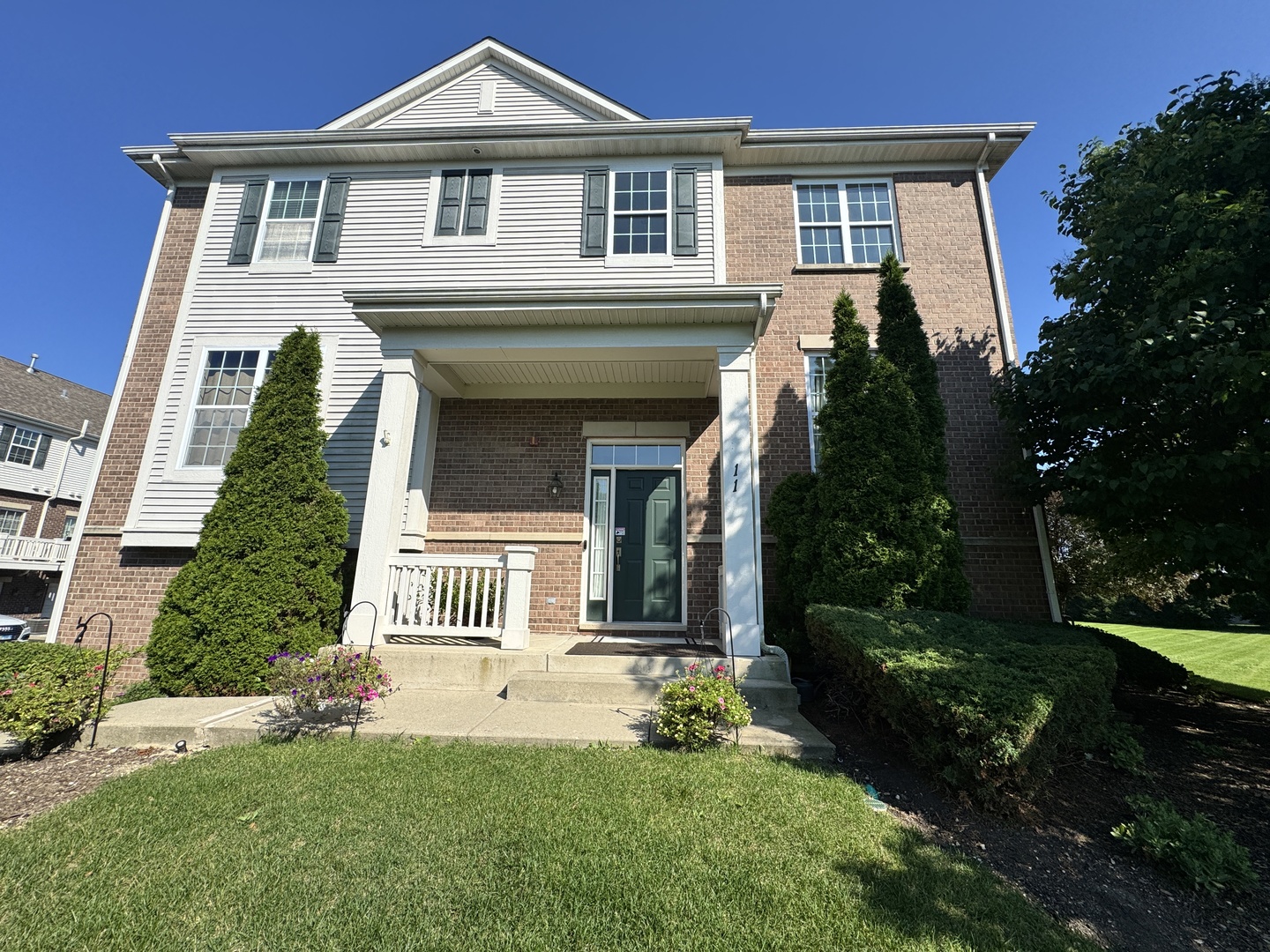 11 East Willow Road Wheeling, IL 60090 - Photo 2 of 27