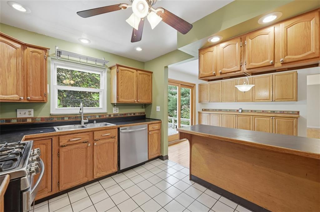 1806 Ferguson Road Allison Park, PA 15101 - Photo 6 of 49 Gallery Image 6