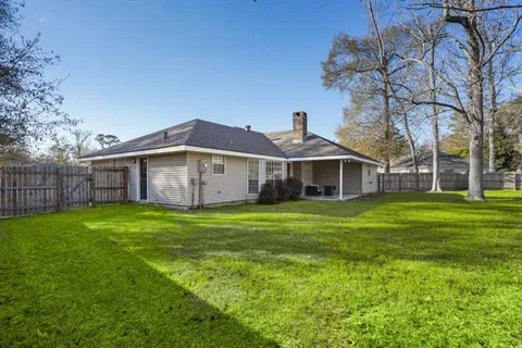 $400,000 | 231 Carole Drive, Mandeville, LA 70448