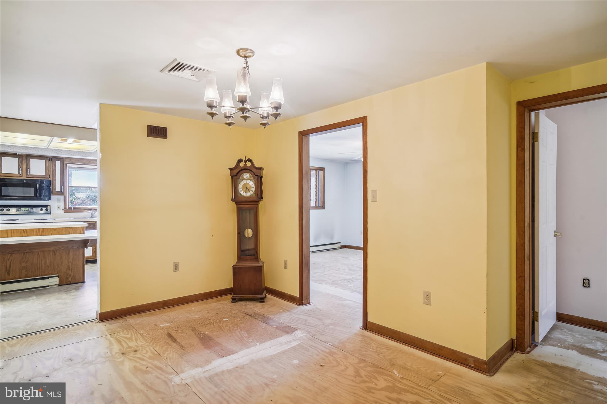 13903 Penn Shop Road Mount Airy, MD 21771 - Photo 7 of 40