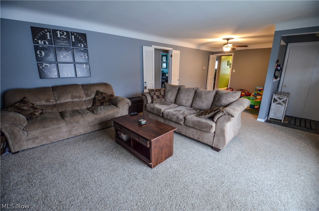 1009 Hanley Road Cleveland, OH 44124 - Photo 2 of 22