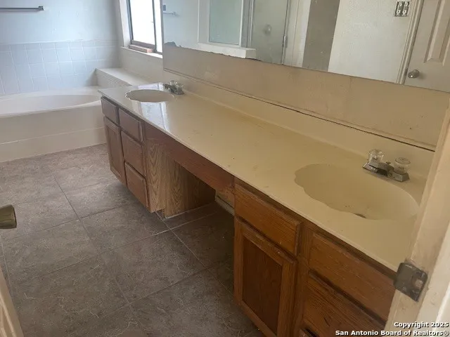 a bathroom with a toilet