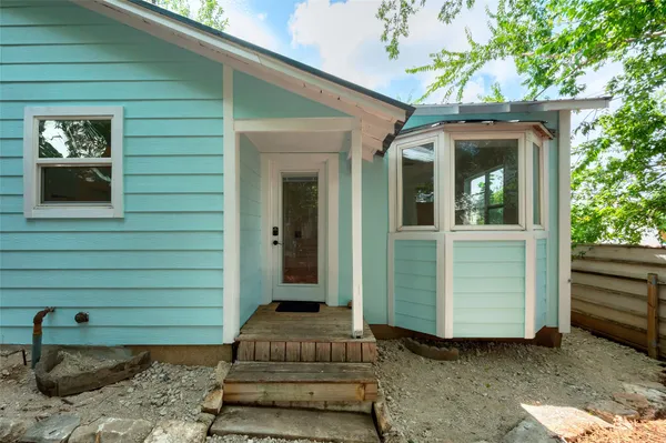 $2,250 | 2409 East 9th Street, Unit B, Austin, TX 78702