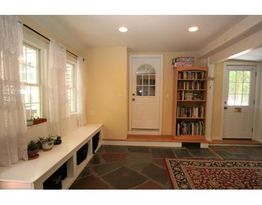 9 Colrain Road Topsfield, MA 01983 - Photo 7 of 41 Gallery Image 7