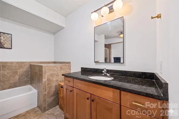 $2,200 | 715 North Graham Street, Unit 204, Charlotte, NC 28202