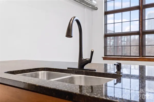 $2,200 | 715 North Graham Street, Unit 204, Charlotte, NC 28202