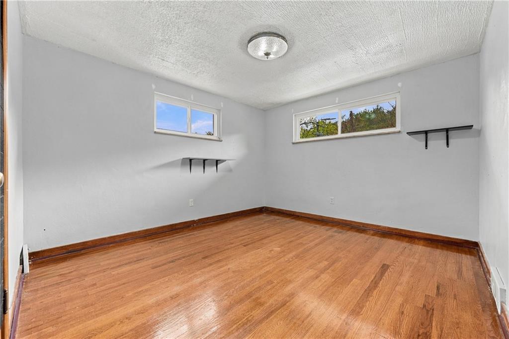 1045 Broughton Road Pittsburgh, PA 15236 - Photo 10 of 44 Gallery Image 10