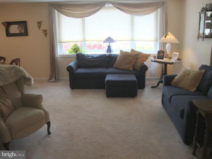 958 Rocklynn Road Springfield, PA 19064 - Photo 4 of 25 Gallery Image 4