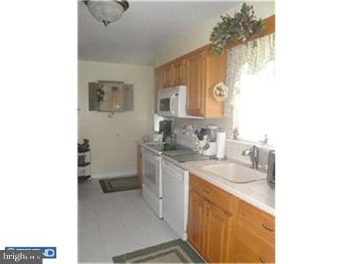 958 Rocklynn Road Springfield, PA 19064 - Photo 8 of 25 Gallery Image 8