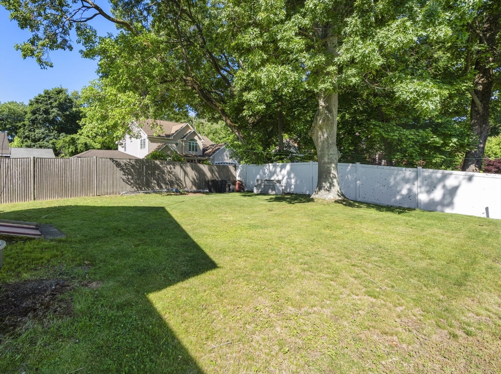 14 Saybrook Road Worcester, MA 01604 - Photo 13 of 15