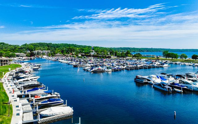 271 Fontana Boulevard, Unit 1148, Fontana, WI 53125