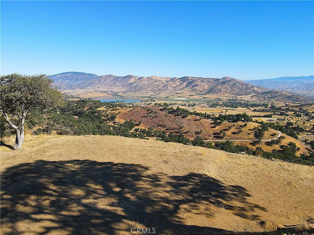 0 Zurich Tehachapi, CA 93561 - Photo 30 of 51 All corners are marked as well as multiple mid-point markers.