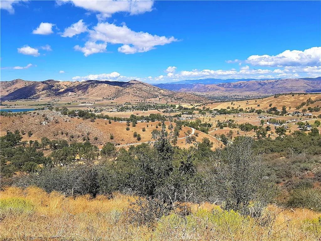 0 Zurich Tehachapi, CA 93561 - Photo 40 of 51 View of center proposed lower deck.