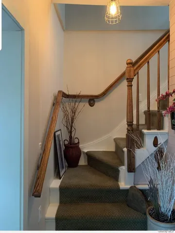 a view of entryway and hall