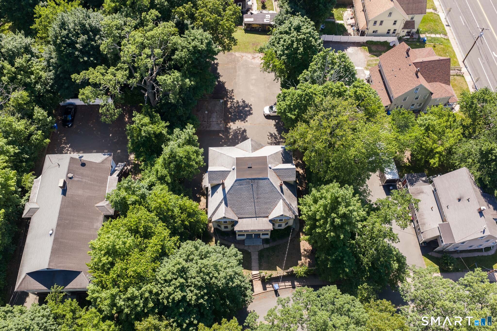 12 Arch Street Manchester, CT 06040 - Photo 7 of 40