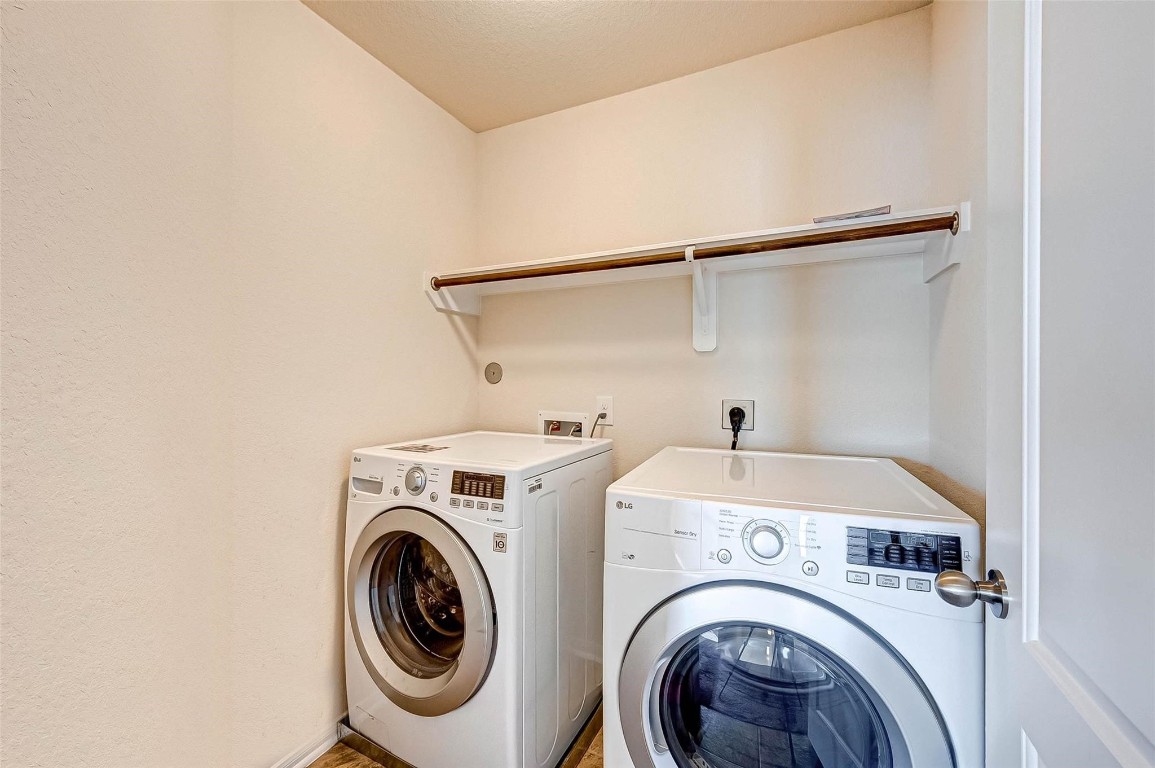 3322 Coopers Ridge Way Houston, TX 77084 - Photo 32 of 41 Dedicated laundry room with space for full-size washer and dryer.