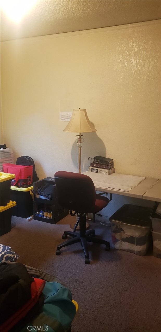 420 South Pearl Avenue Compton, CA 90221 - Photo 9 of 15 a room with a window