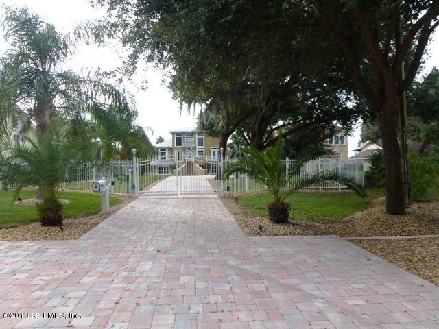 1270 Mayfair Road Jacksonville, FL 32207 - Photo 3 of 22 a view of yard