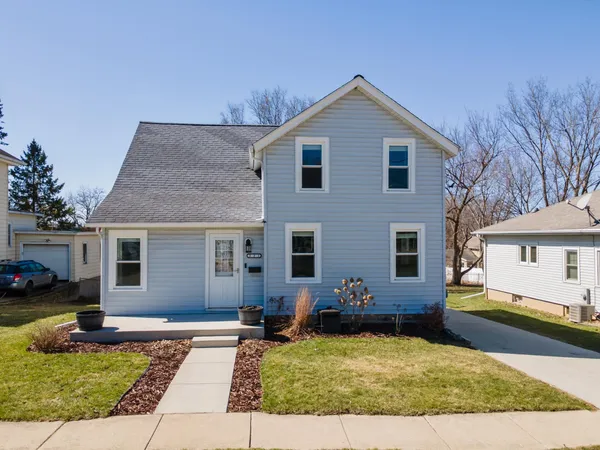 $275,000 | 321 Clarence Street, Fort Atkinson, WI 53538