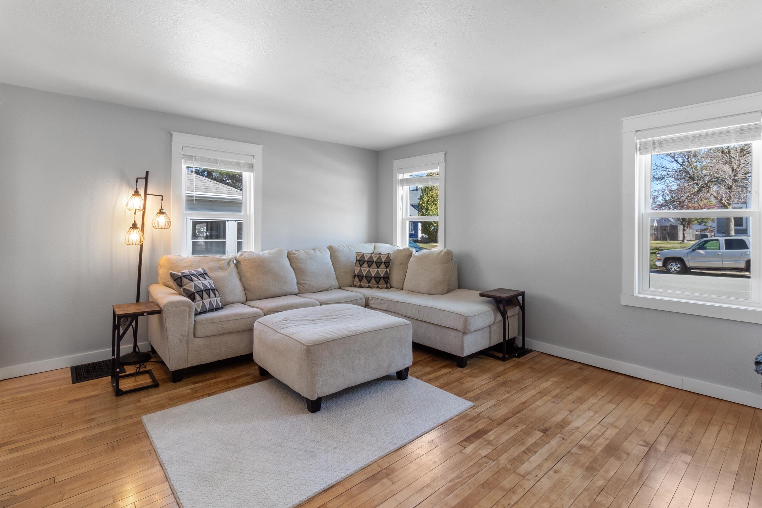 321 Clarence Street Fort Atkinson, WI 53538 - Photo 3 of 39